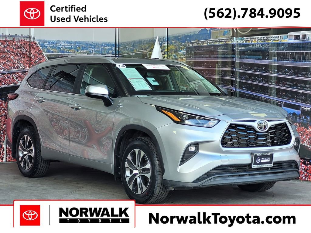 Used 2024 Toyota Highlander XLE