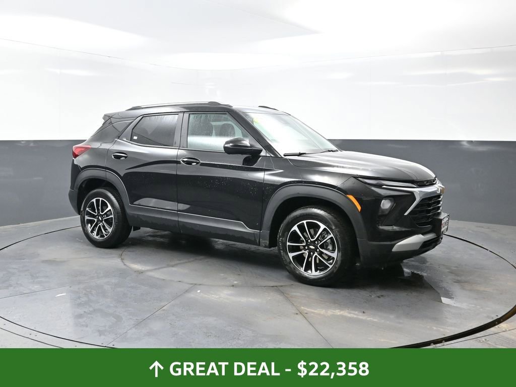 Used 2025 Chevrolet TrailBlazer LT w/ Driver Confidence Package image 5