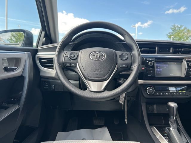 Used 2015 Toyota Corolla LE FWD image 17