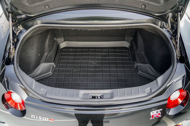 Used 2014 Nissan GT-R Premium w/ Premium Interior Package image 87