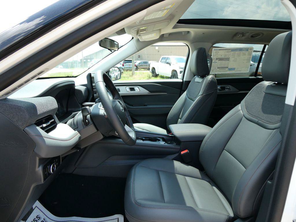 New 2026 Ford Explorer Active w/ Active Comfort Package AWD/4WD image 17