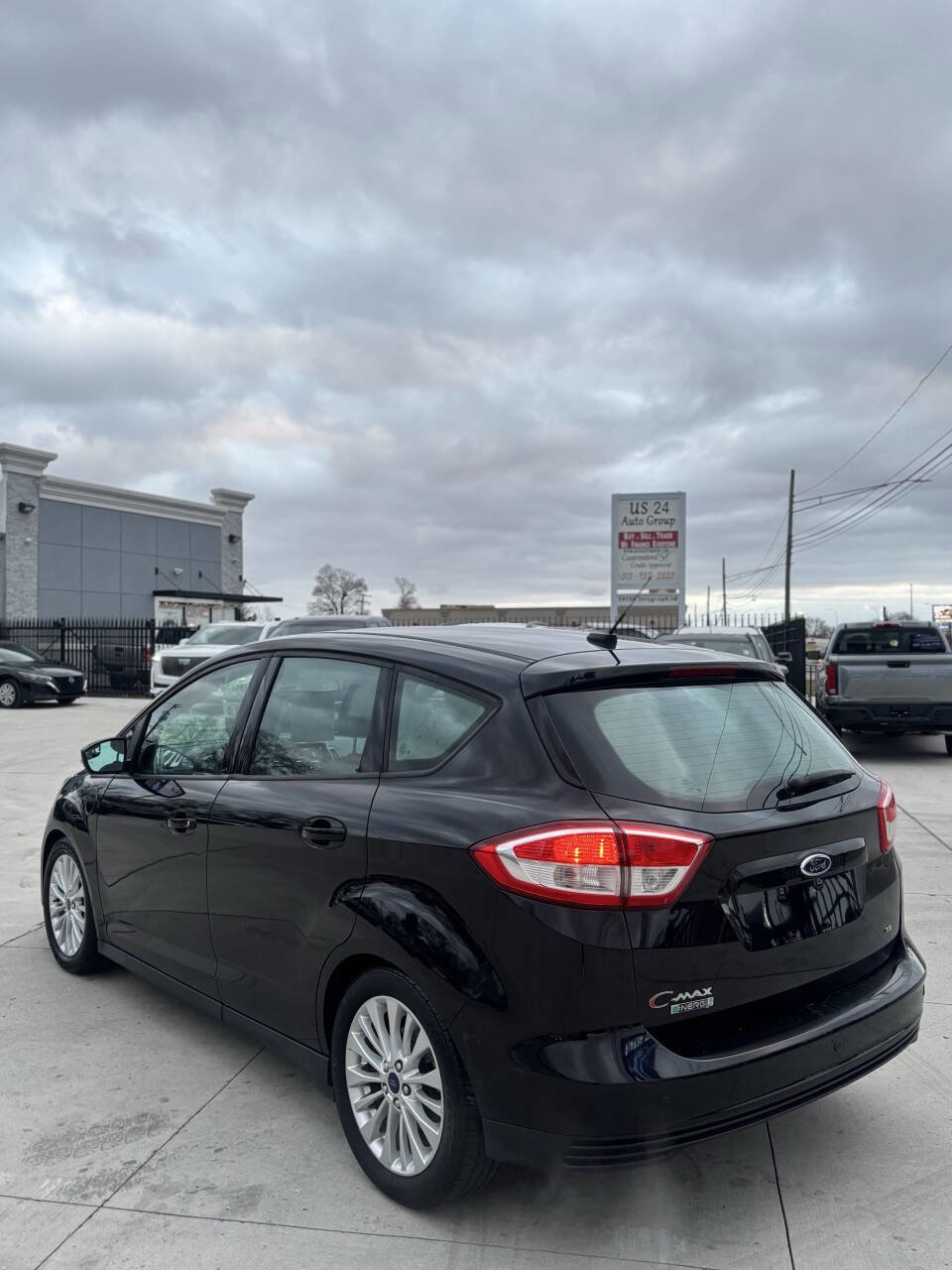 Used 2017 Ford C-MAX Energi SE w/ Equipment Group 401A image 15