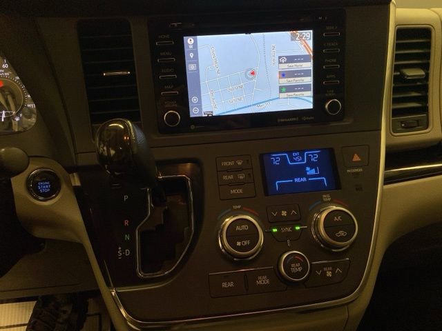 Used 2018 Toyota Sienna XLE w/ XLE Navigation Package image 13