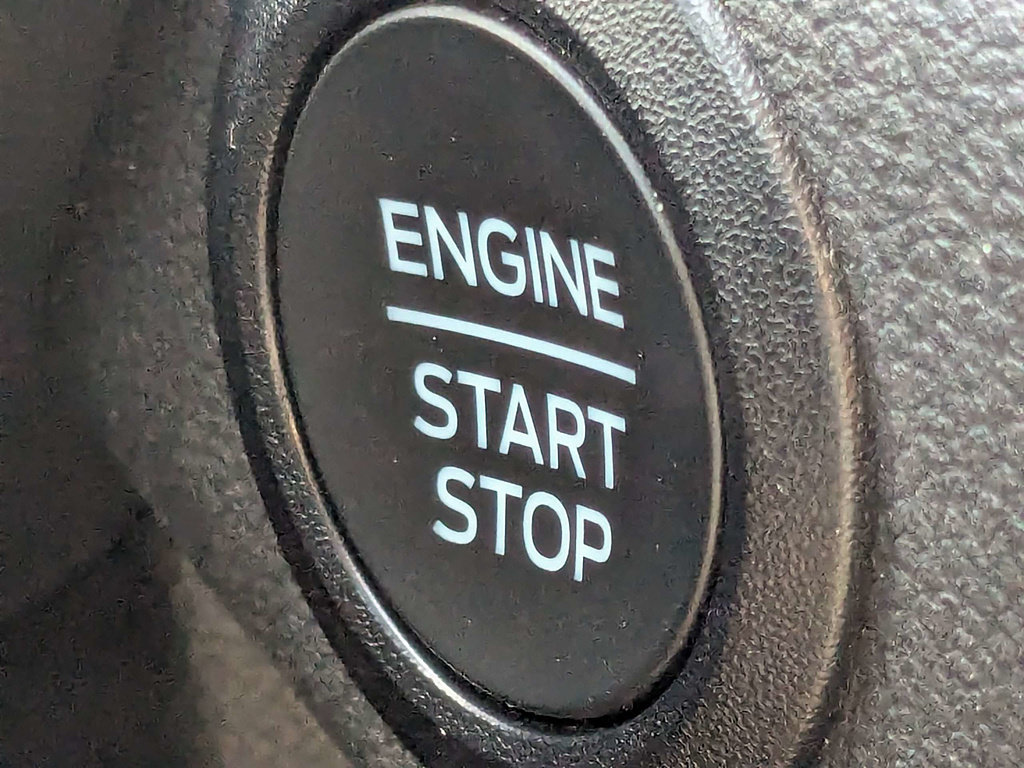 Used 2025 Ford Escape Active AWD/4WD image 32
