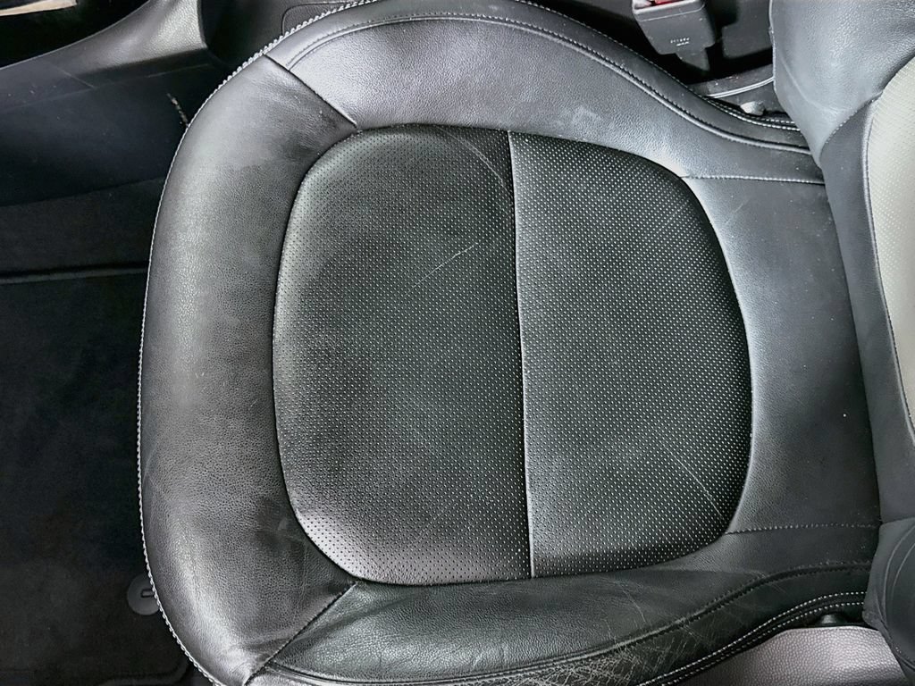 Used 2018 Kia Soul + w/ + Primo LIT Package FWD image 17