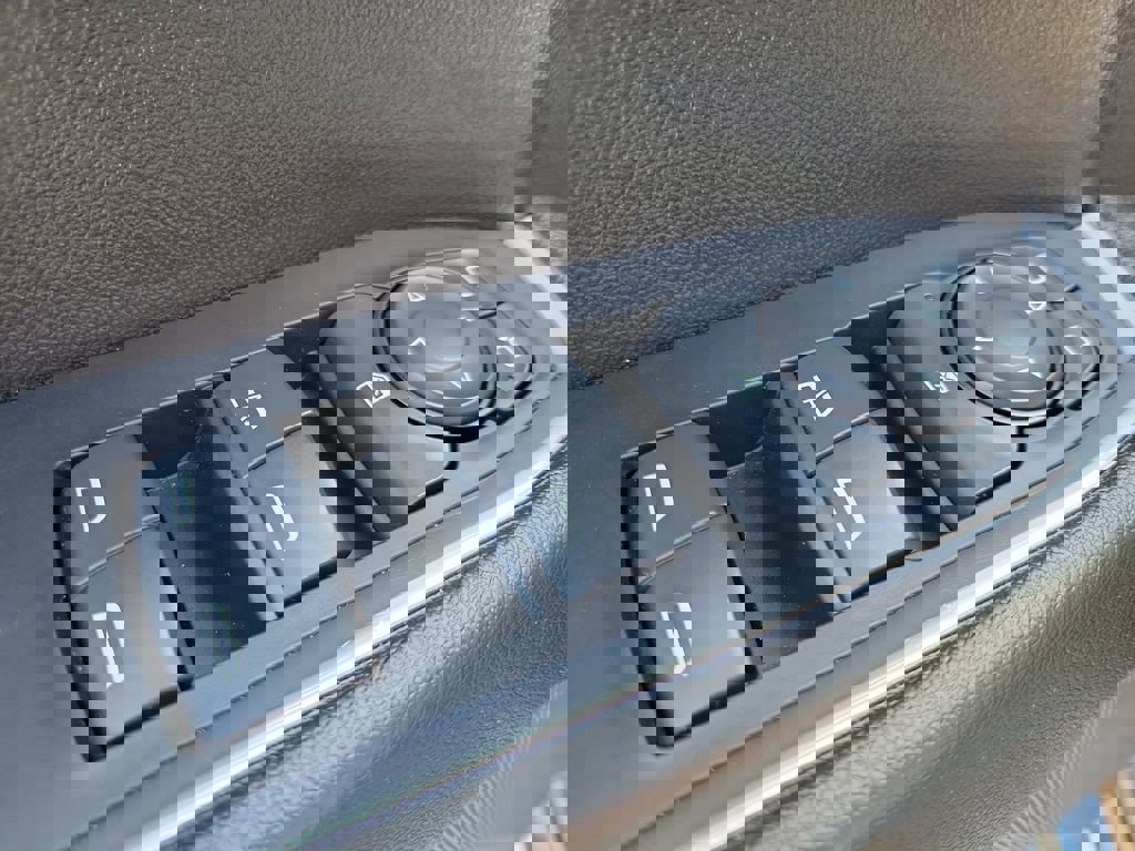 Used 2024 Chevrolet Silverado 1500 LT image 18