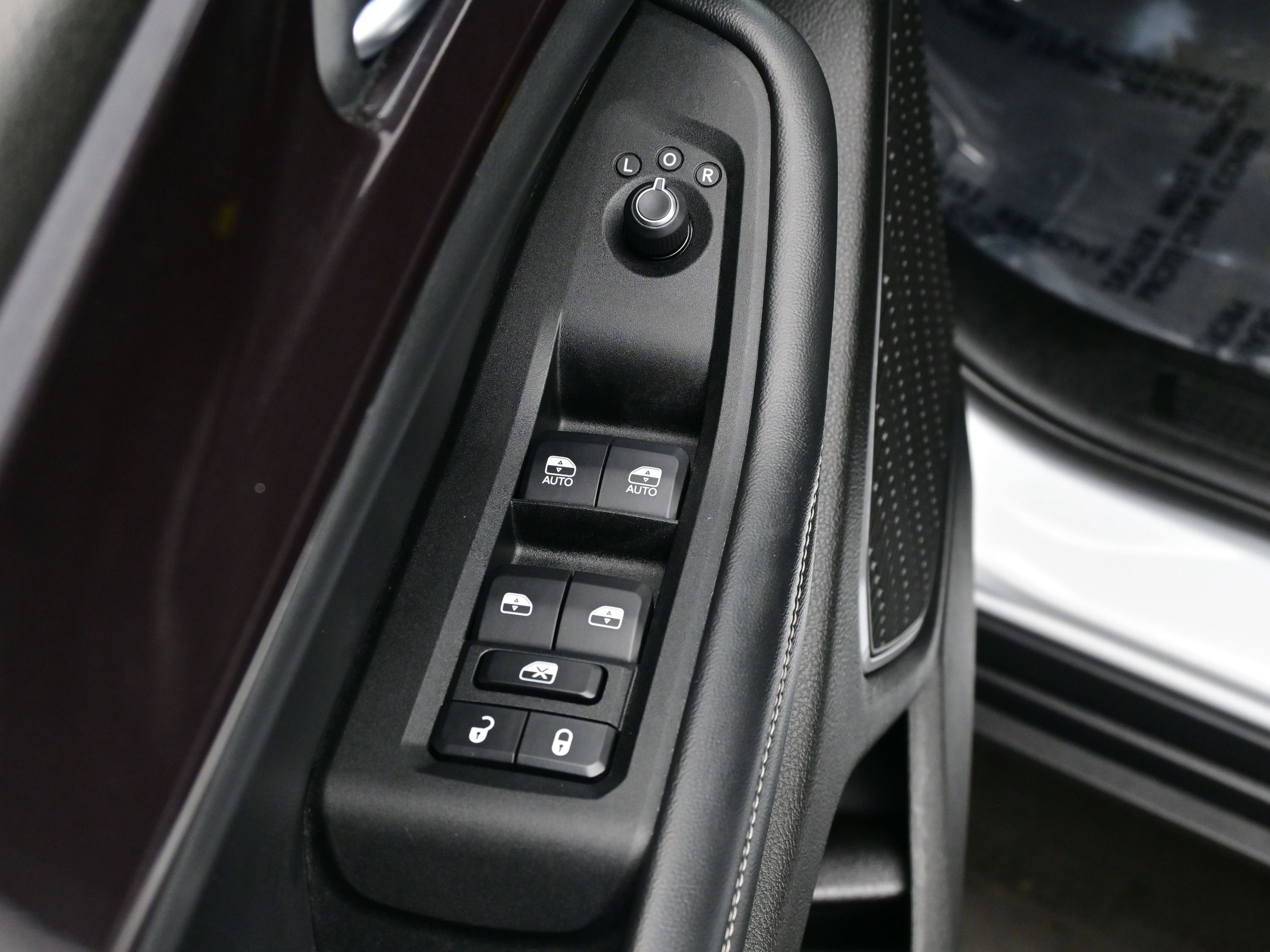 Used 2022 Jeep Grand Cherokee L Laredo w/ Luxury Tech Group I image 11