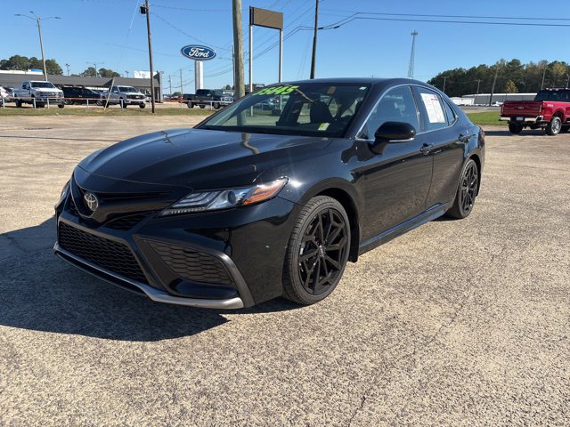 Used 2022 Toyota Camry XSE image 4
