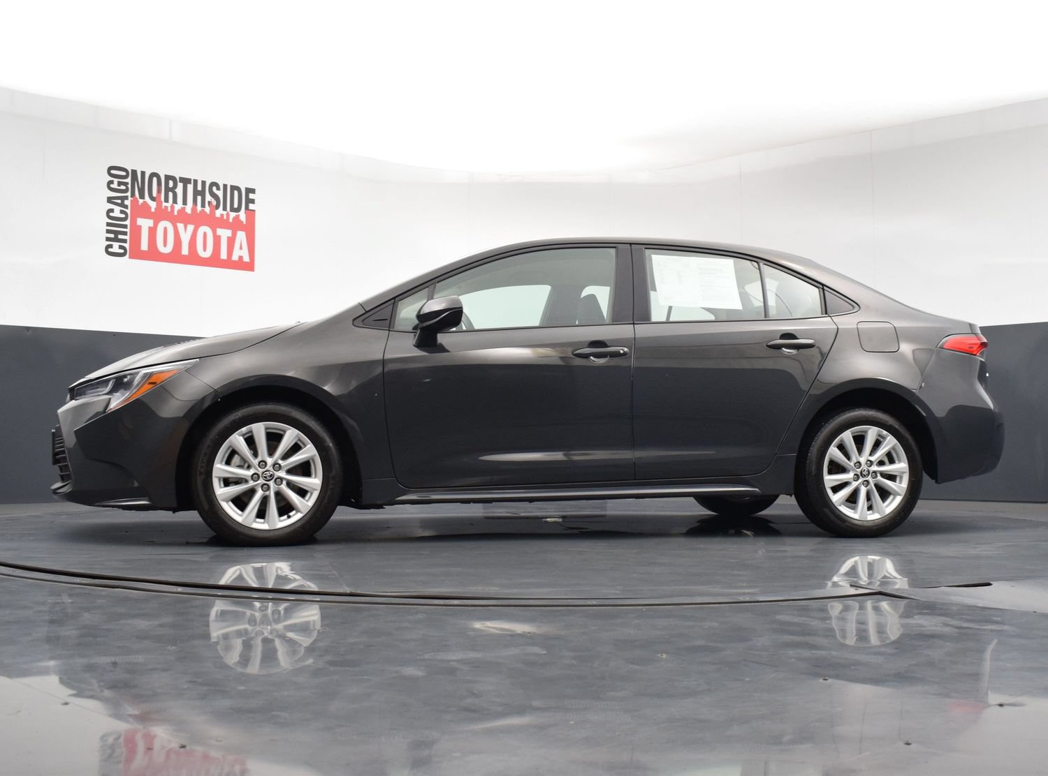 Used 2025 Toyota Corolla LE w/ LE Premium Package FWD image 25
