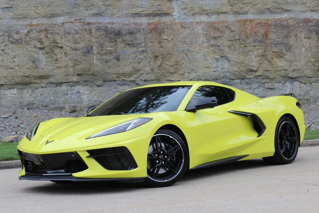 Used 2022 Chevrolet Corvette Stingray Premium Cpe w/ Z51 Performance Package RWD image 9