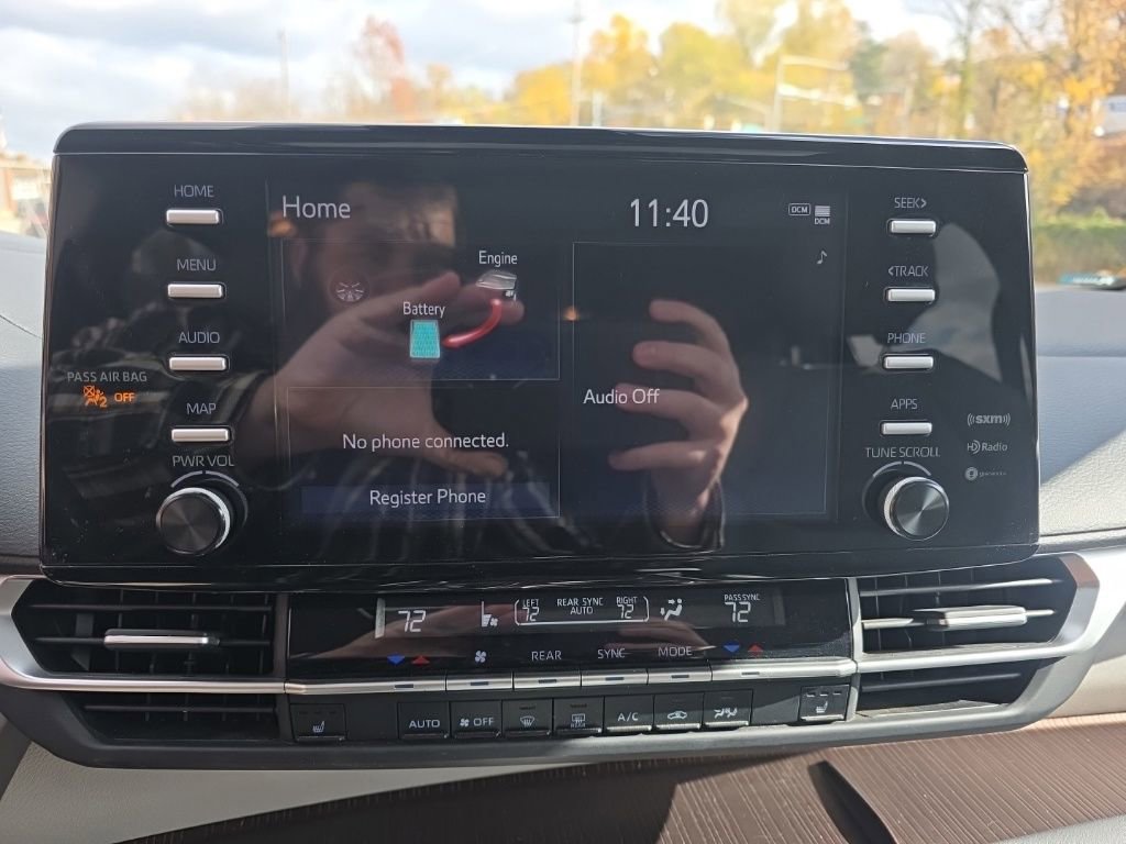 Used 2024 Toyota Sienna XLE image 29