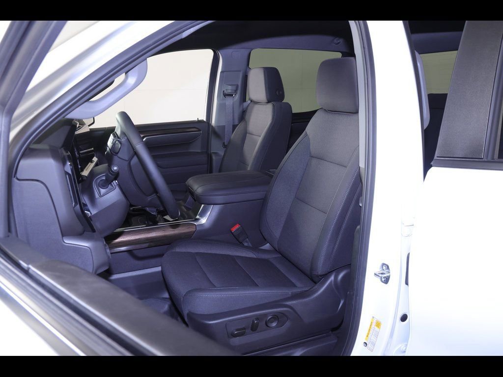 Used 2025 Chevrolet Silverado 1500 LT Trail Boss w/ Dark Appearance Package image 22