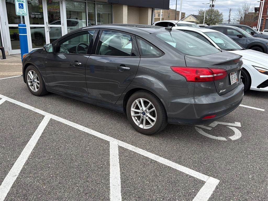 Used 2015 Ford Focus SE FWD image 6