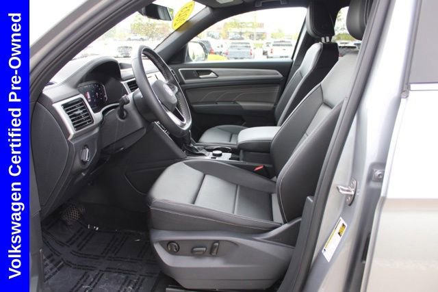Used 2023 Volkswagen Atlas Cross Sport SE w/ Black Wheel Package AWD/4WD image 16