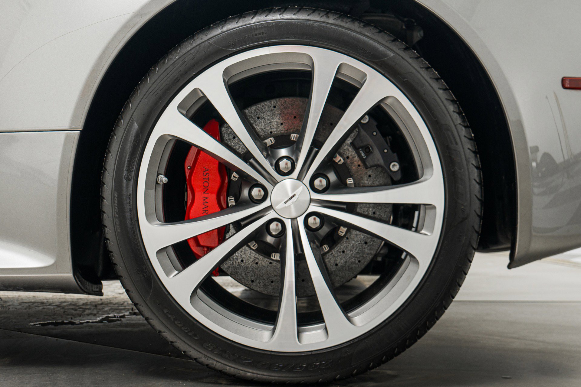 Used 2017 Aston Martin V12 Vantage S image 11