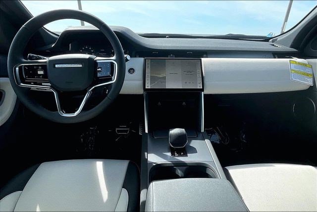 New 2026 Land Rover Discovery Sport Landmark image 5