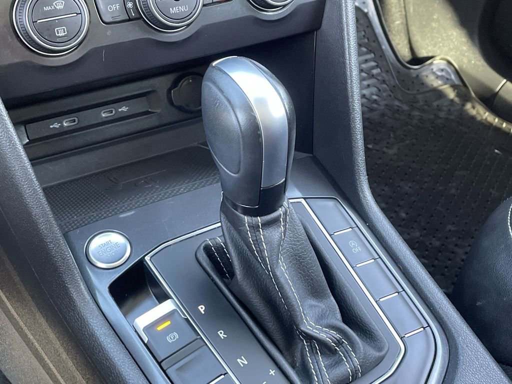 Used 2021 Volkswagen Tiguan SE w/ Panoramic Sunroof Package image 15