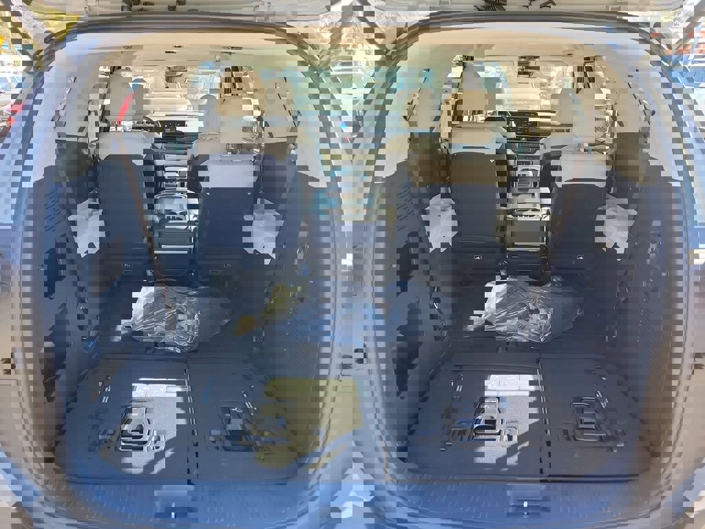 New 2026 Kia Carnival EX FWD image 14