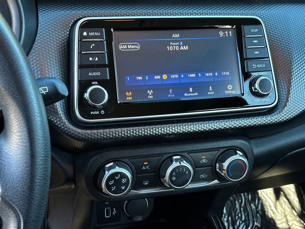 Used 2018 Nissan Kicks S image 18