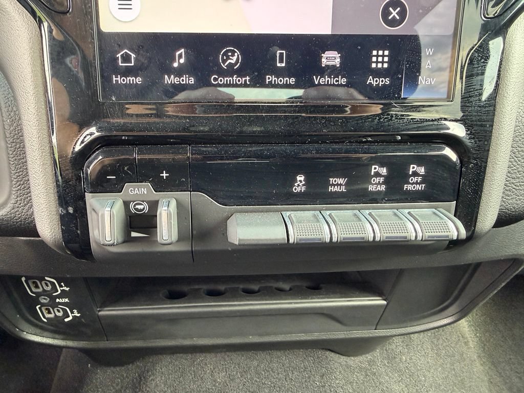 Used 2026 RAM 2500 Big Horn AWD/4WD image 8