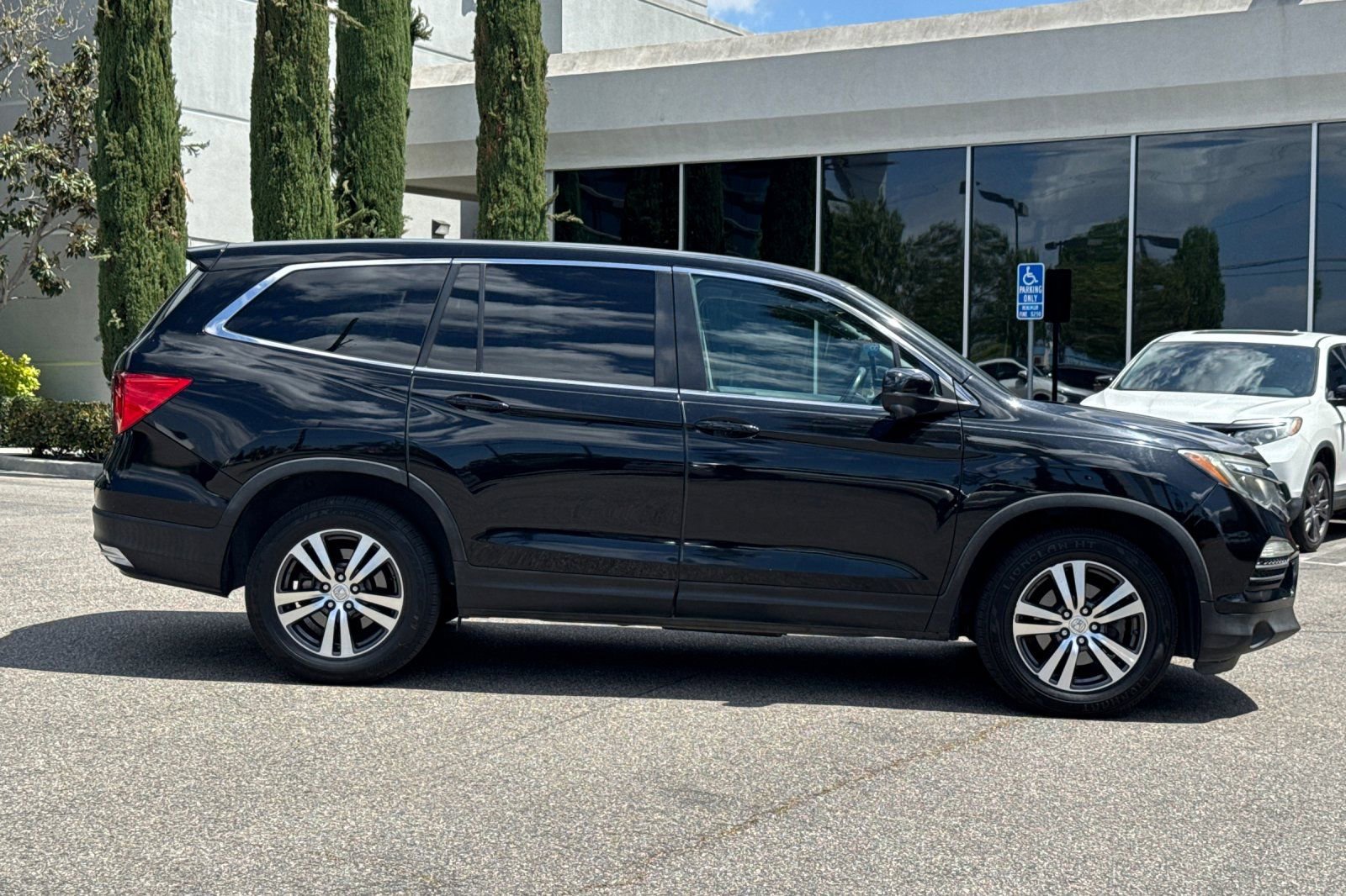 Used 2016 Honda Pilot EX-L image 4