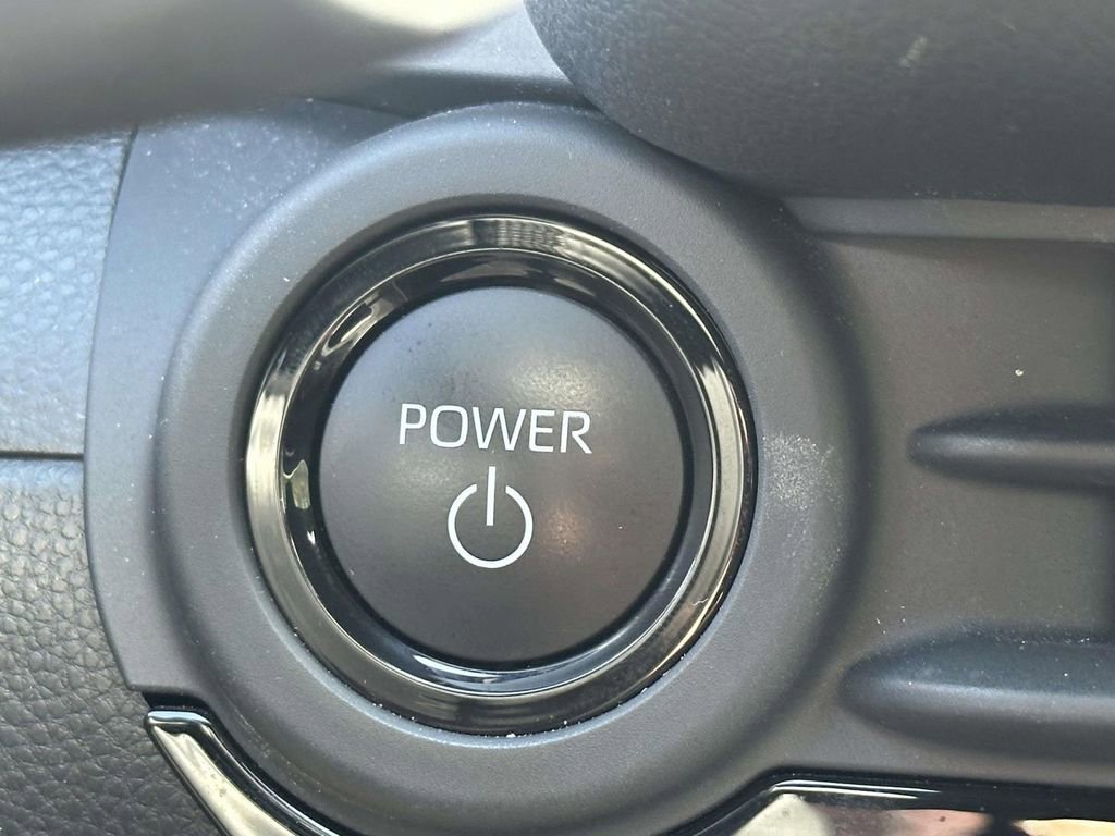 Used 2023 Toyota Crown Limited image 31