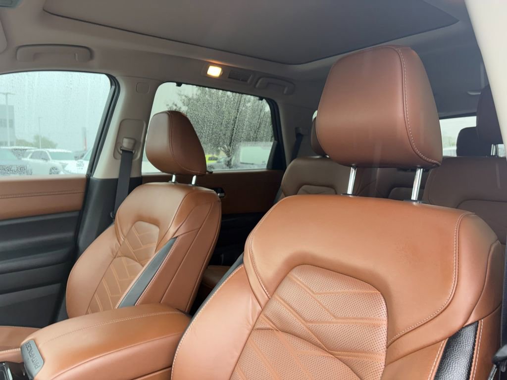 Used 2022 Nissan Pathfinder Platinum w/ Cargo Package image 10