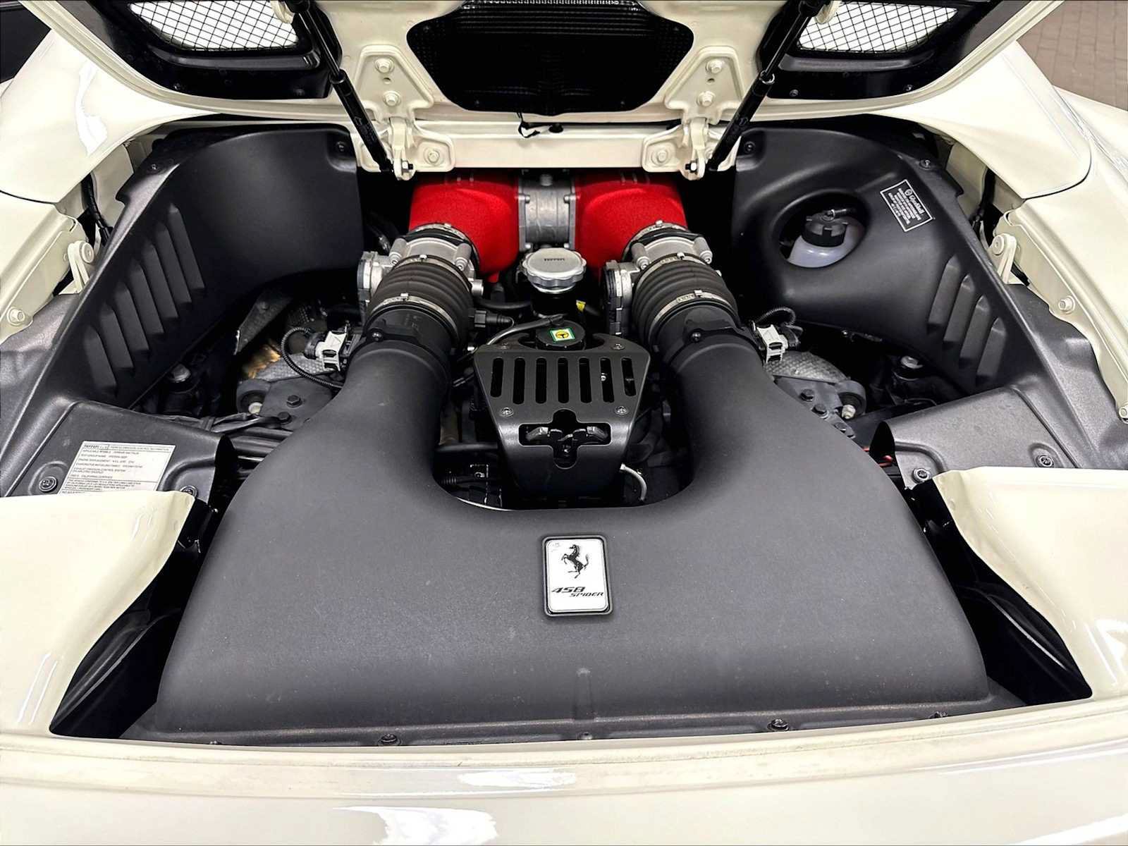 Used 2015 Ferrari 458 Spider RWD image 34