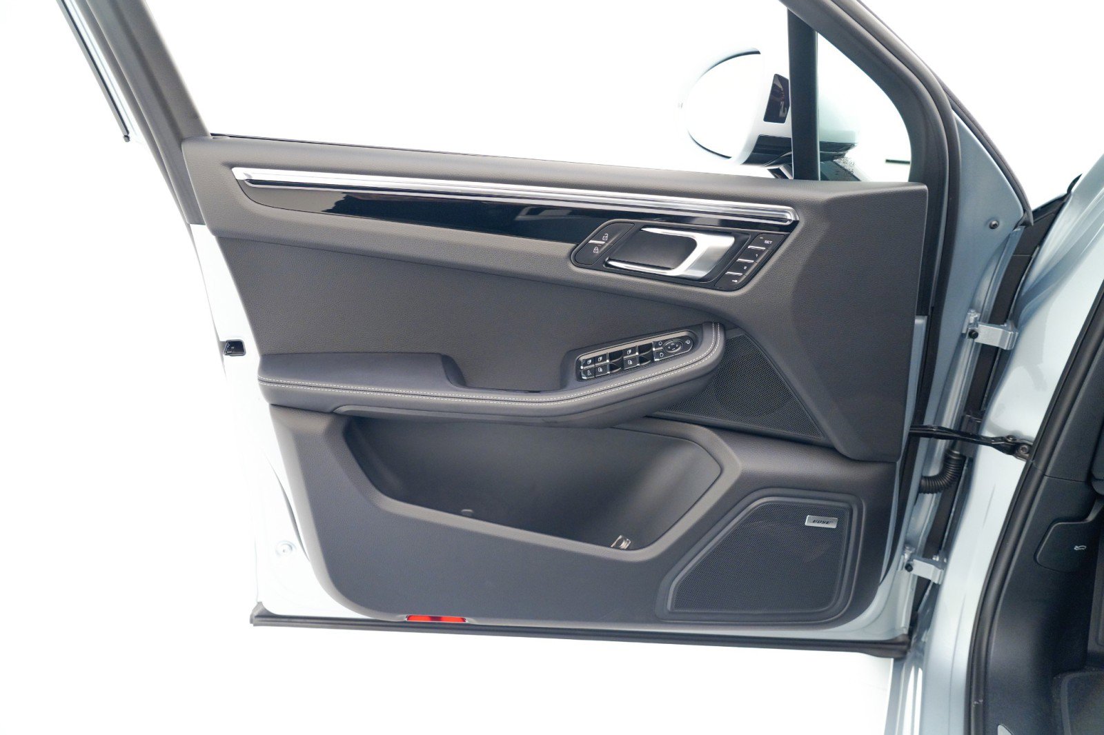 New 2026 Porsche Macan S image 24