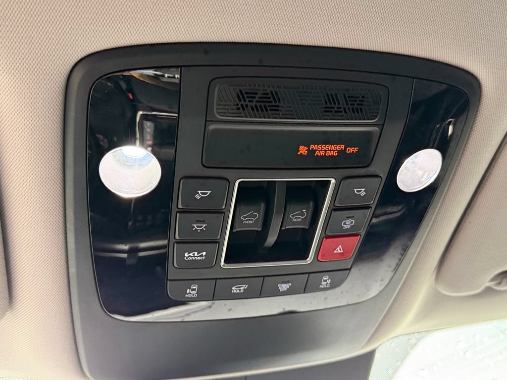 Used 2025 Kia Carnival SX Prestige FWD image 31