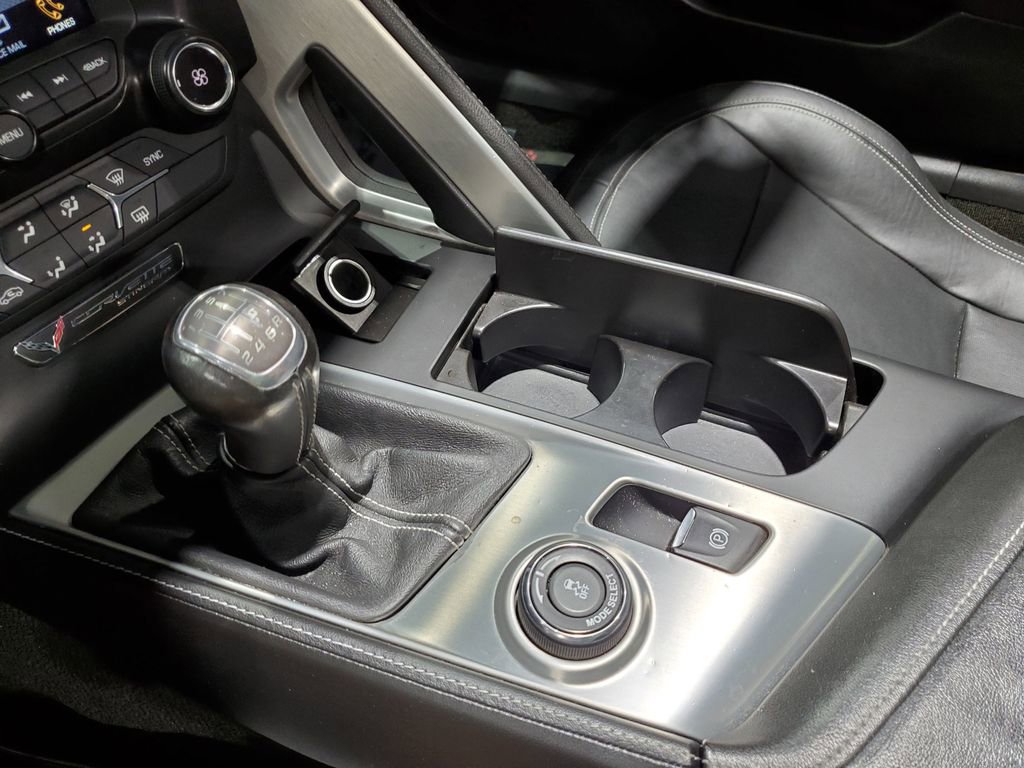 Used 2015 Chevrolet Corvette Stingray Coupe w/ Carbon Flash Badge Package image 24