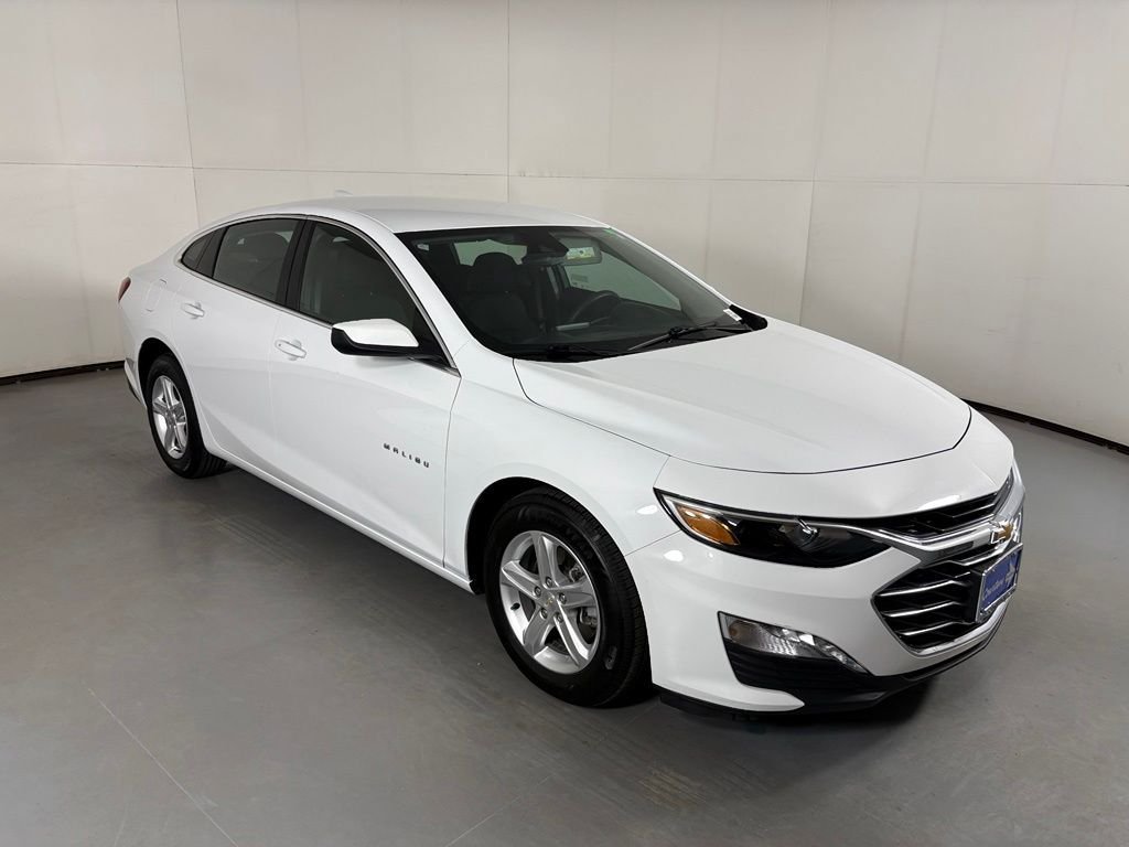 Used 2024 Chevrolet Malibu LT FWD image 2