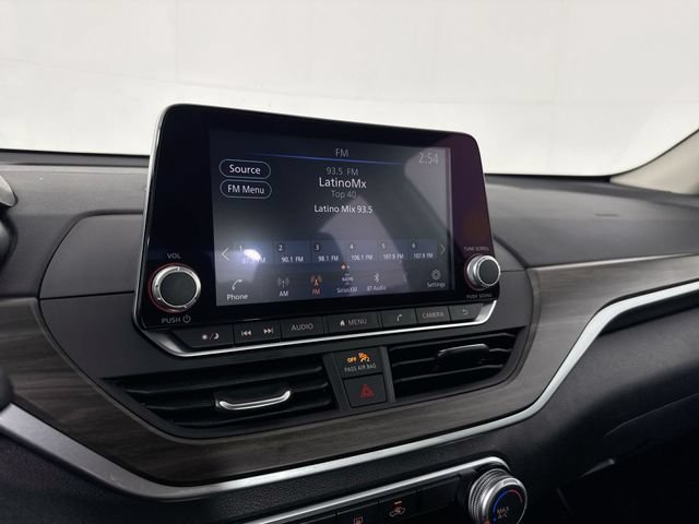 Used 2025 Nissan Altima 2.5 SV FWD image 6