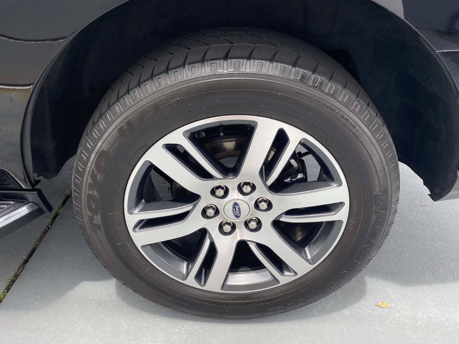 Used 2023 Ford Expedition XLT AWD/4WD image 11