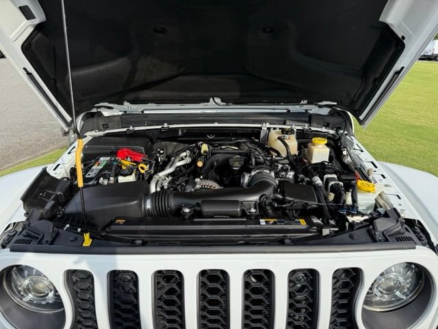 Used 2023 Jeep Gladiator Mojave w/ Cold Weather Group AWD/4WD image 31