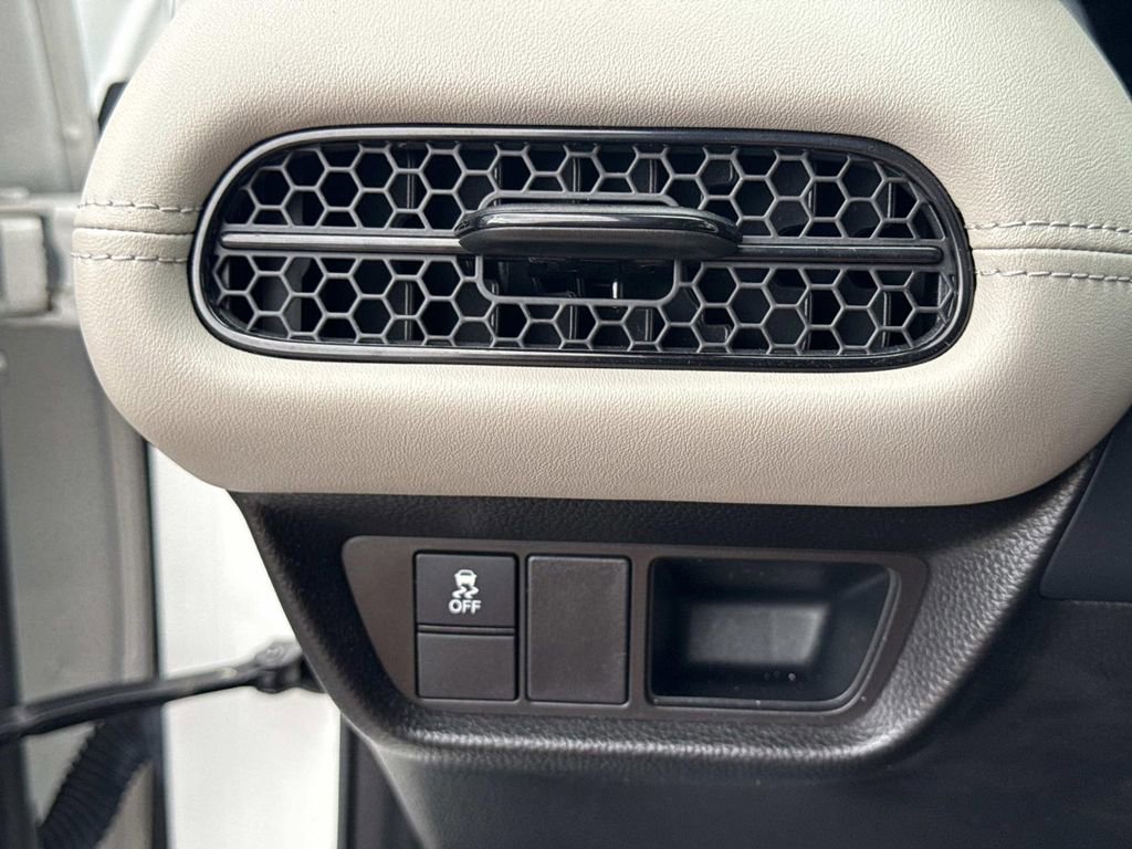 Used 2023 Honda HR-V LX image 29