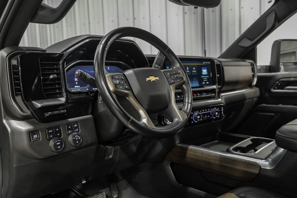 Used 2024 Chevrolet Silverado 2500 High Country w/ High Country Premium Package image 15
