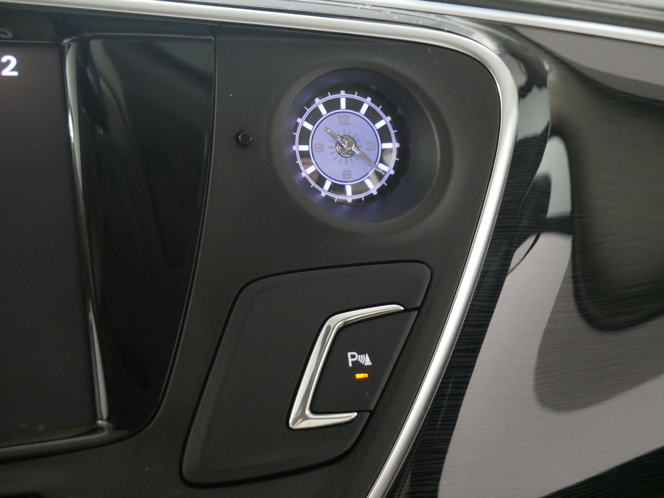Used 2018 Buick Envision Essence image 33