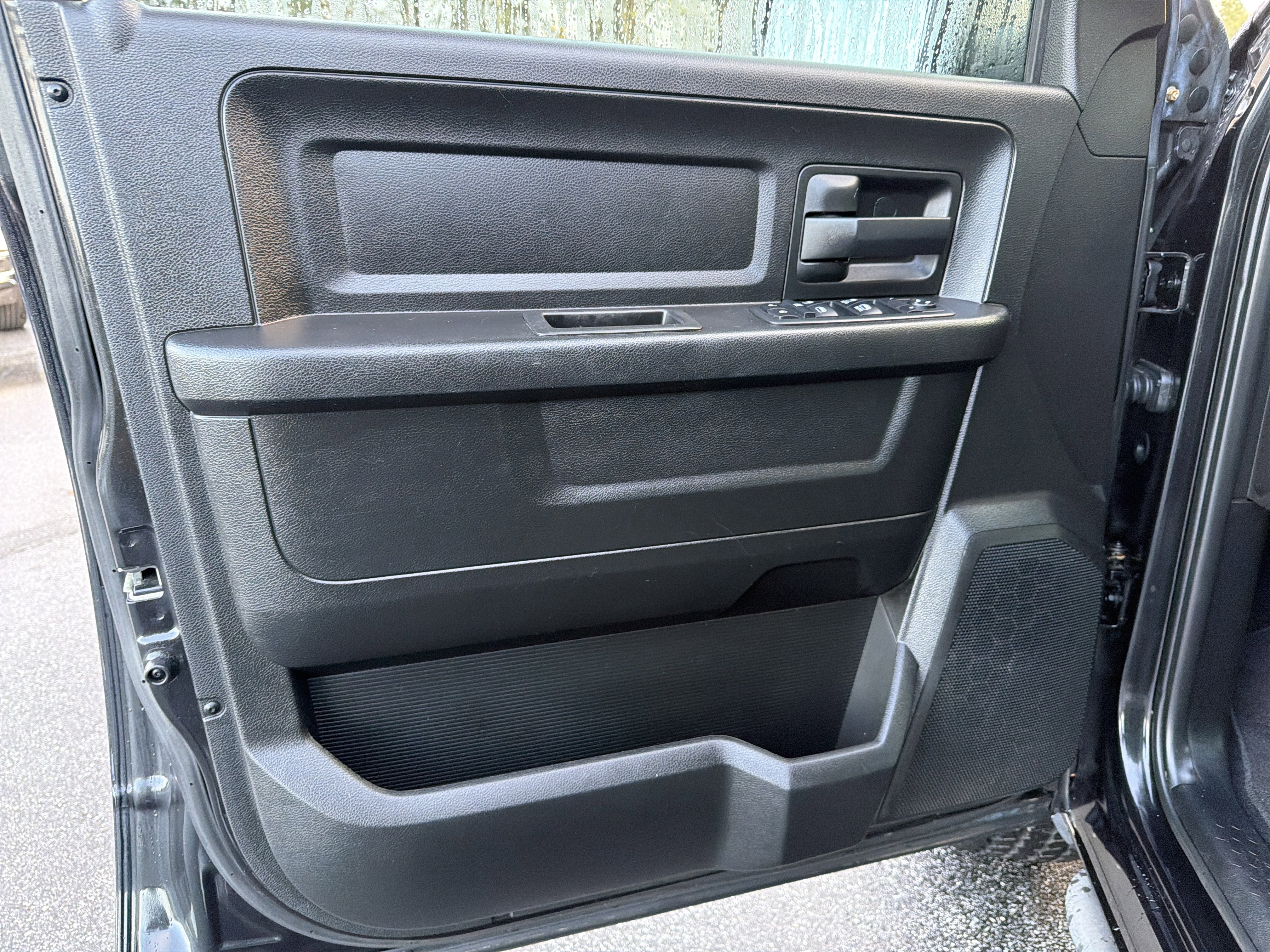 Used 2019 RAM 1500 Express w/ Express Value Package image 11