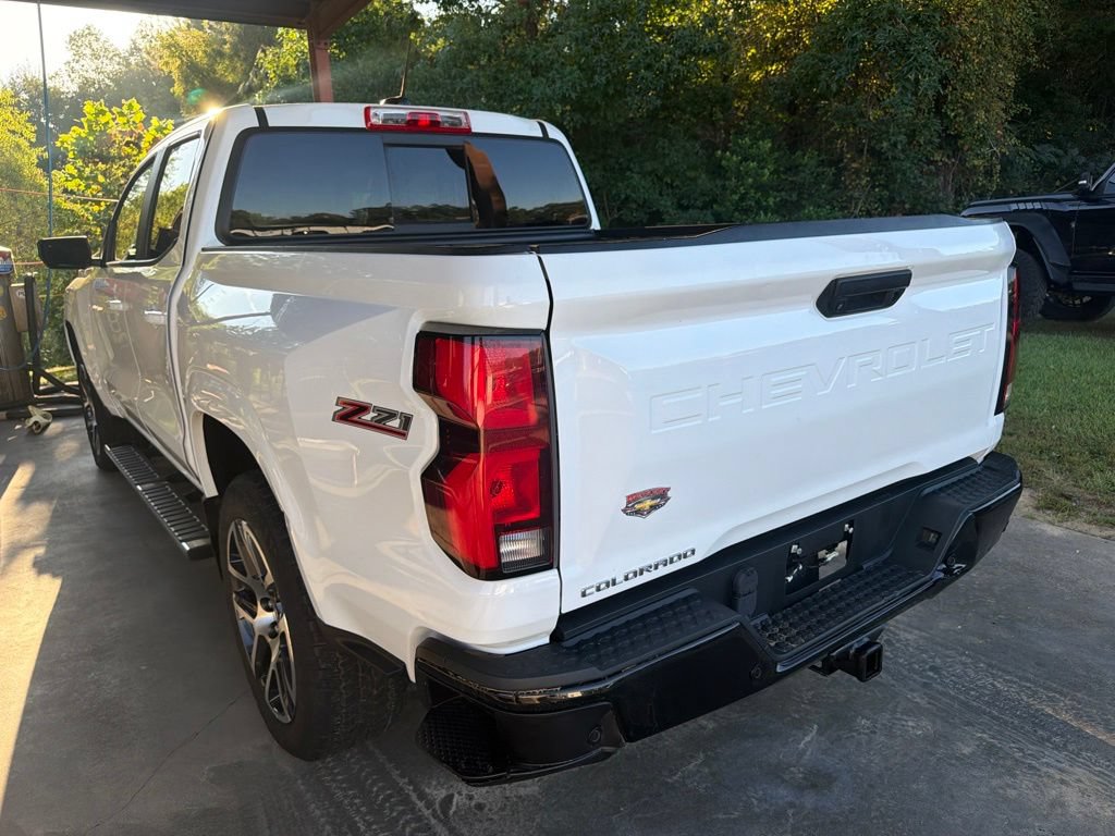 Used 2024 Chevrolet Colorado Z71 w/ Z71 Convenience Package 2 AWD/4WD image 4