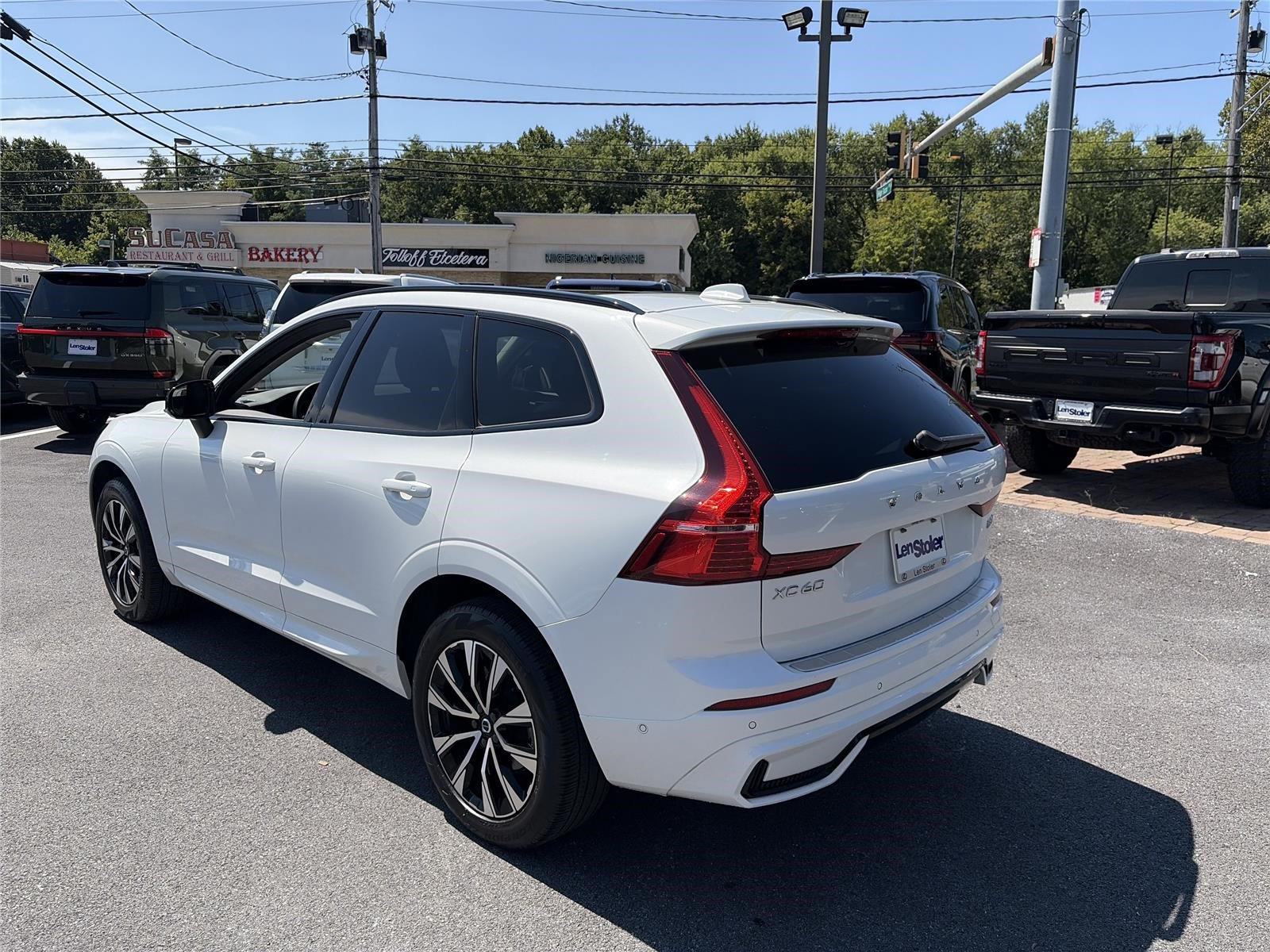 Used 2024 Volvo XC60 B5 Plus w/ Protection Package Premier AWD/4WD image 3
