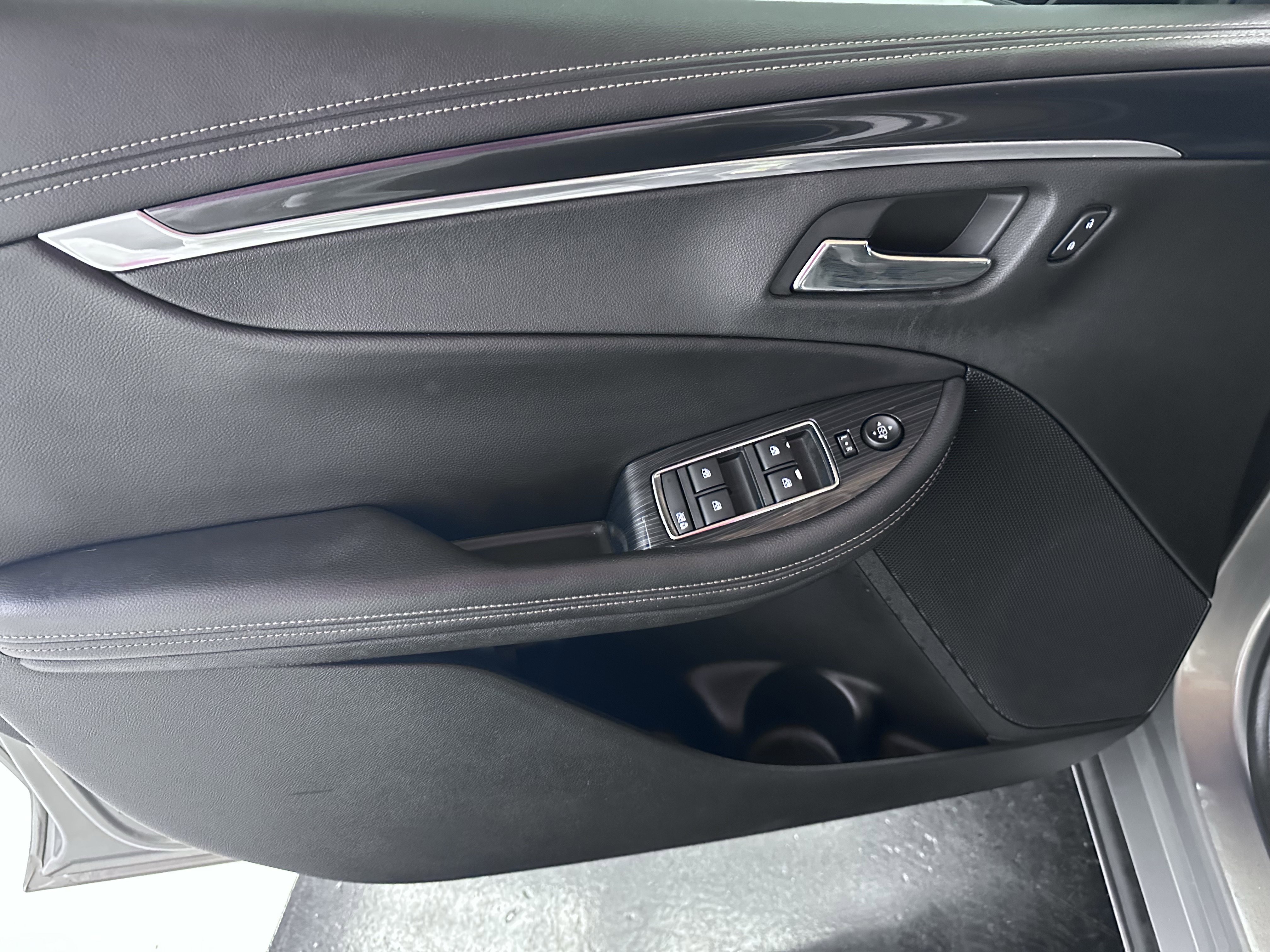 Used 2017 Chevrolet Impala LT w/ Convenience Package FWD image 38