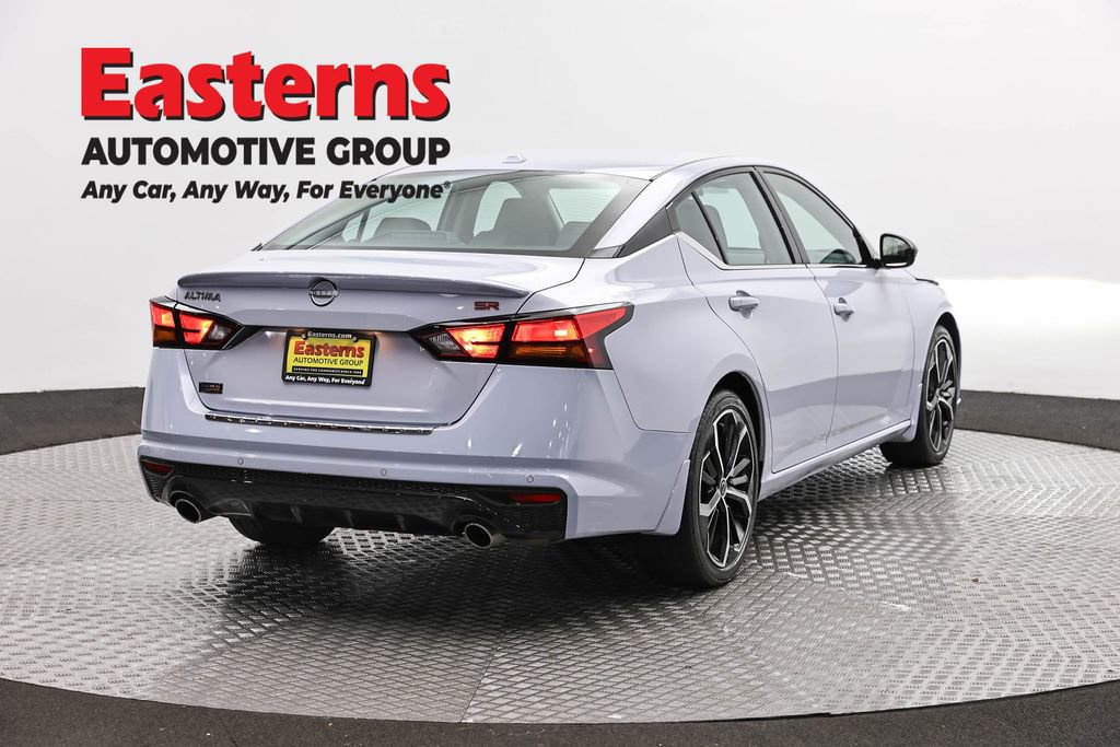 Used 2023 Nissan Altima 2.5 SR FWD image 5