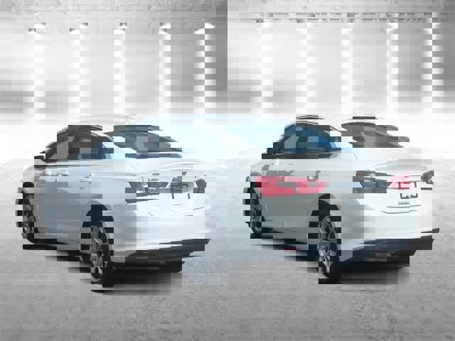 Used 2025 Chevrolet Malibu LT image 6