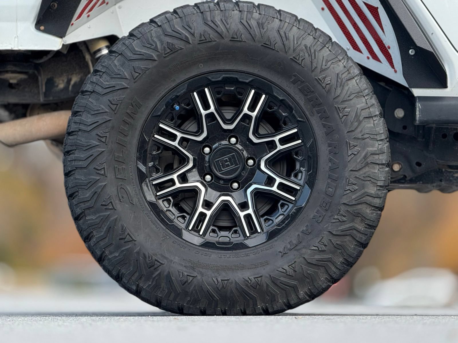 Used 2022 Jeep Wrangler Unlimited Sport w/ Xtreme Recon 35" Tire Package AWD/4WD image 19