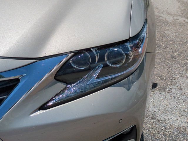 Used 2018 Lexus ES 350 w/ Luxury Package w/Wood Trim FWD image 9