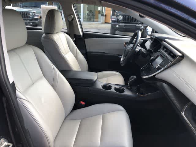 Used 2016 Toyota Avalon XLE Premium FWD image 19