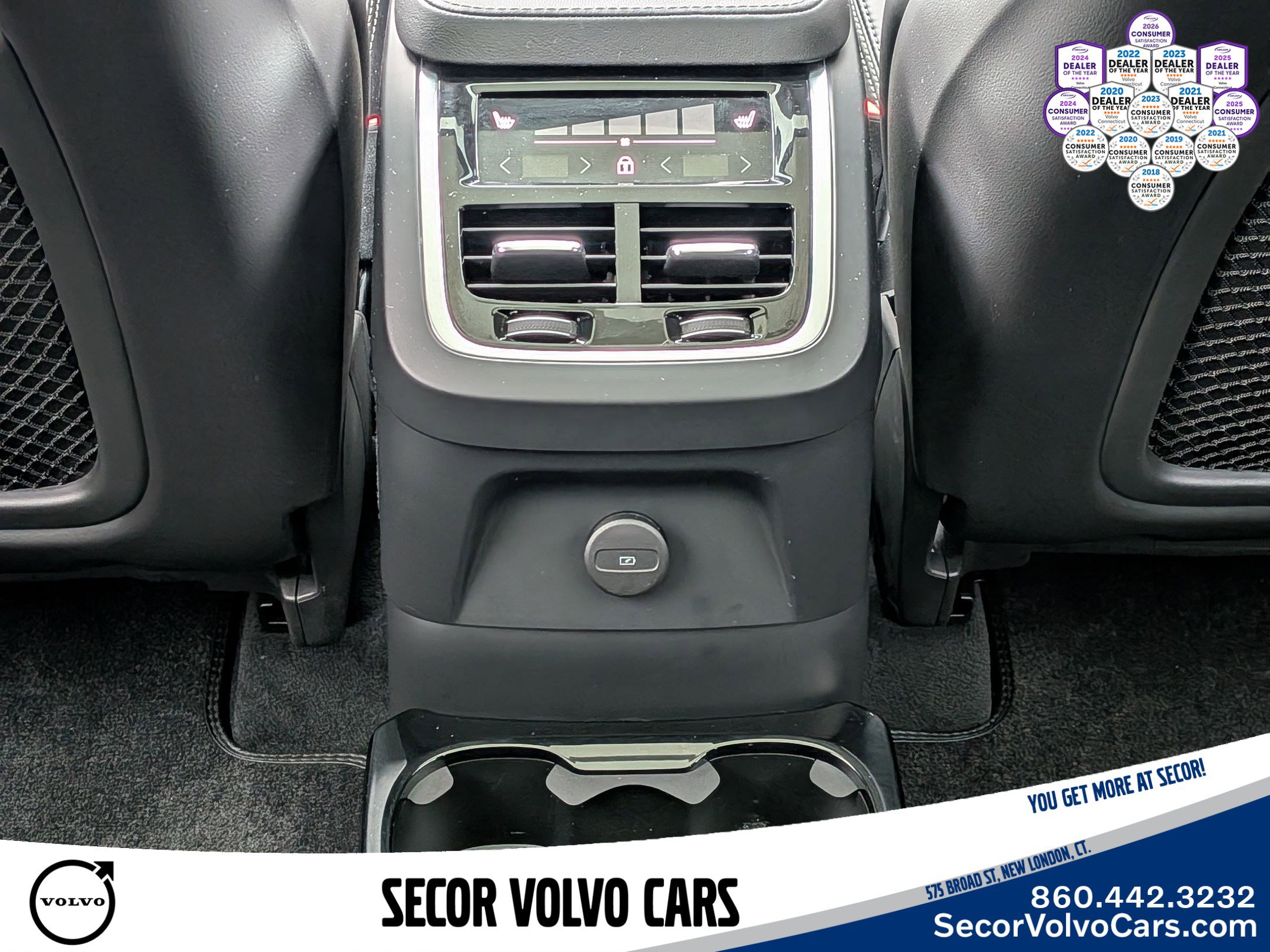 Used 2024 Volvo XC90 T8 Ultimate image 14