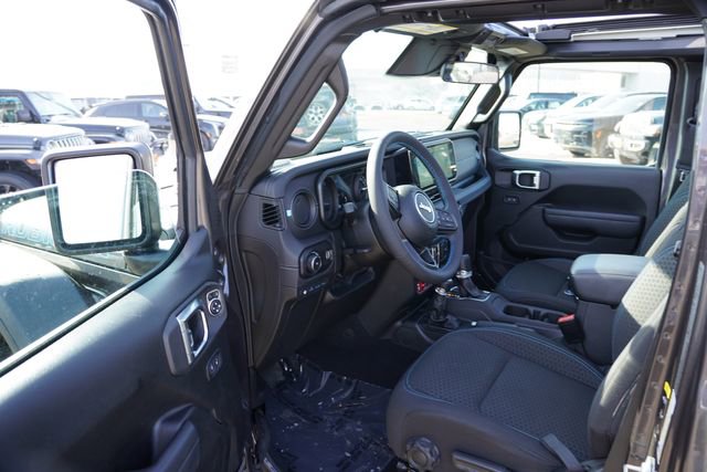 Certified 2025 Jeep Wrangler Unlimited Rubicon 4xe w/ Convenience Group image 16