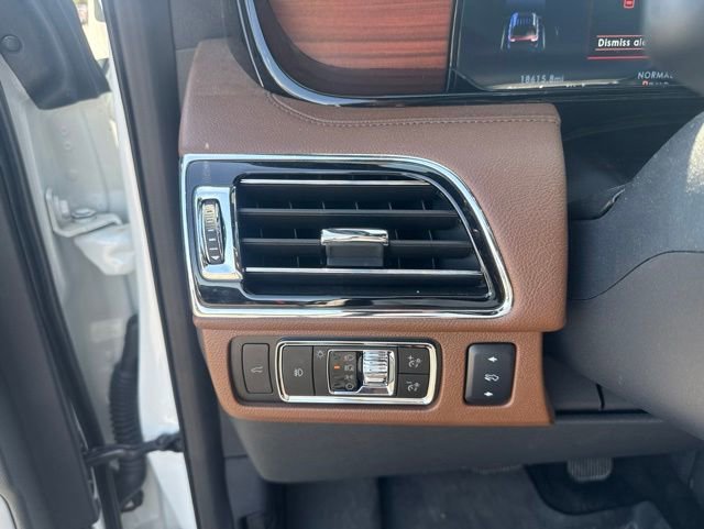 Used 2024 Lincoln Navigator L Reserve AWD/4WD image 14
